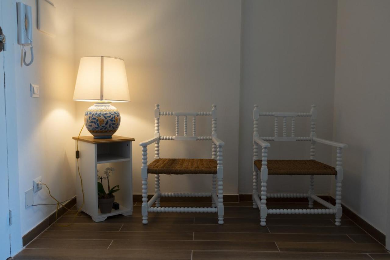 Palazzo Manzoni Apartments Bari Bagian luar foto