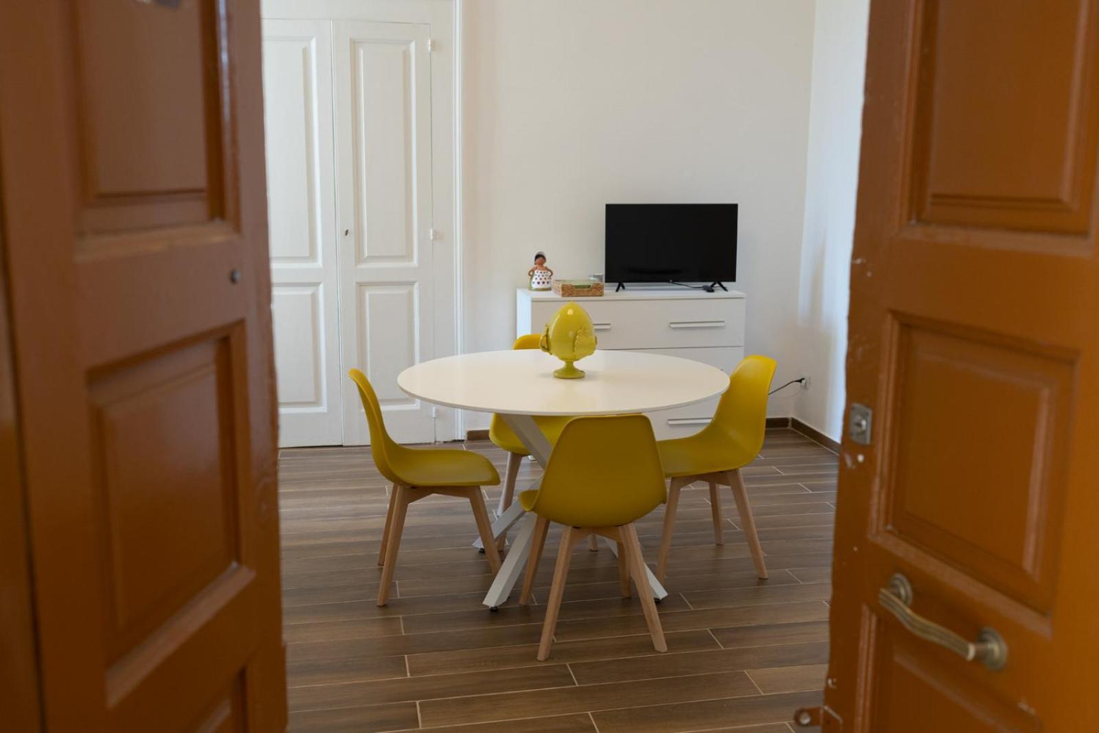 Palazzo Manzoni Apartments Bari Ruang foto